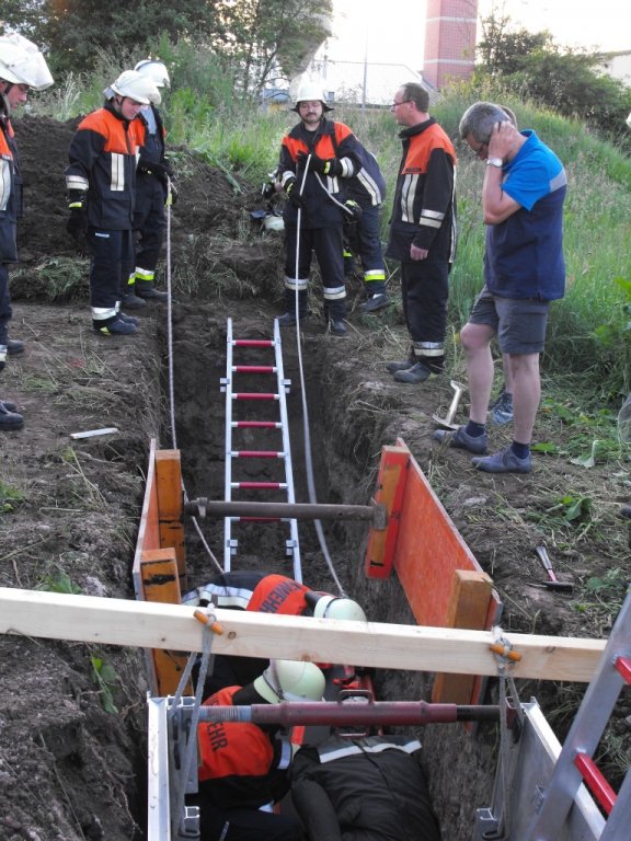 Übung Tiefbauunfall