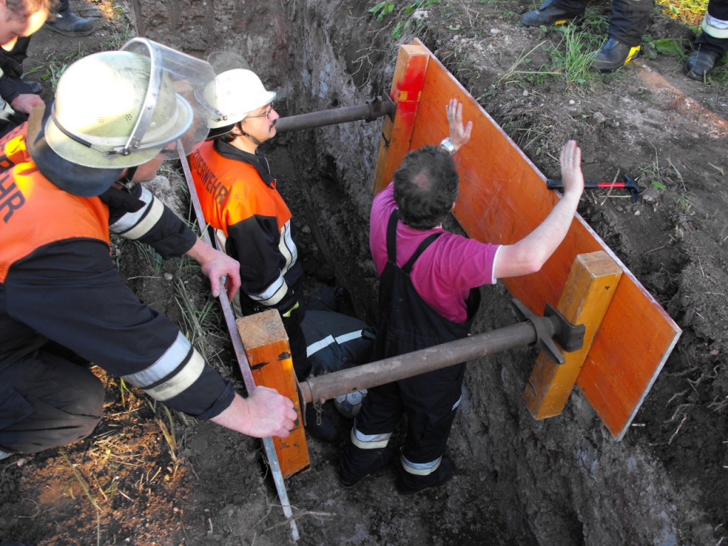 Übung Tiefbauunfall